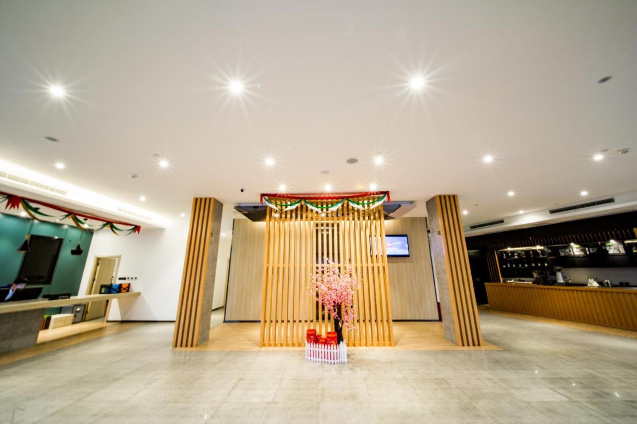 Ibis Chengdu Meizhou Center Εξωτερικό φωτογραφία